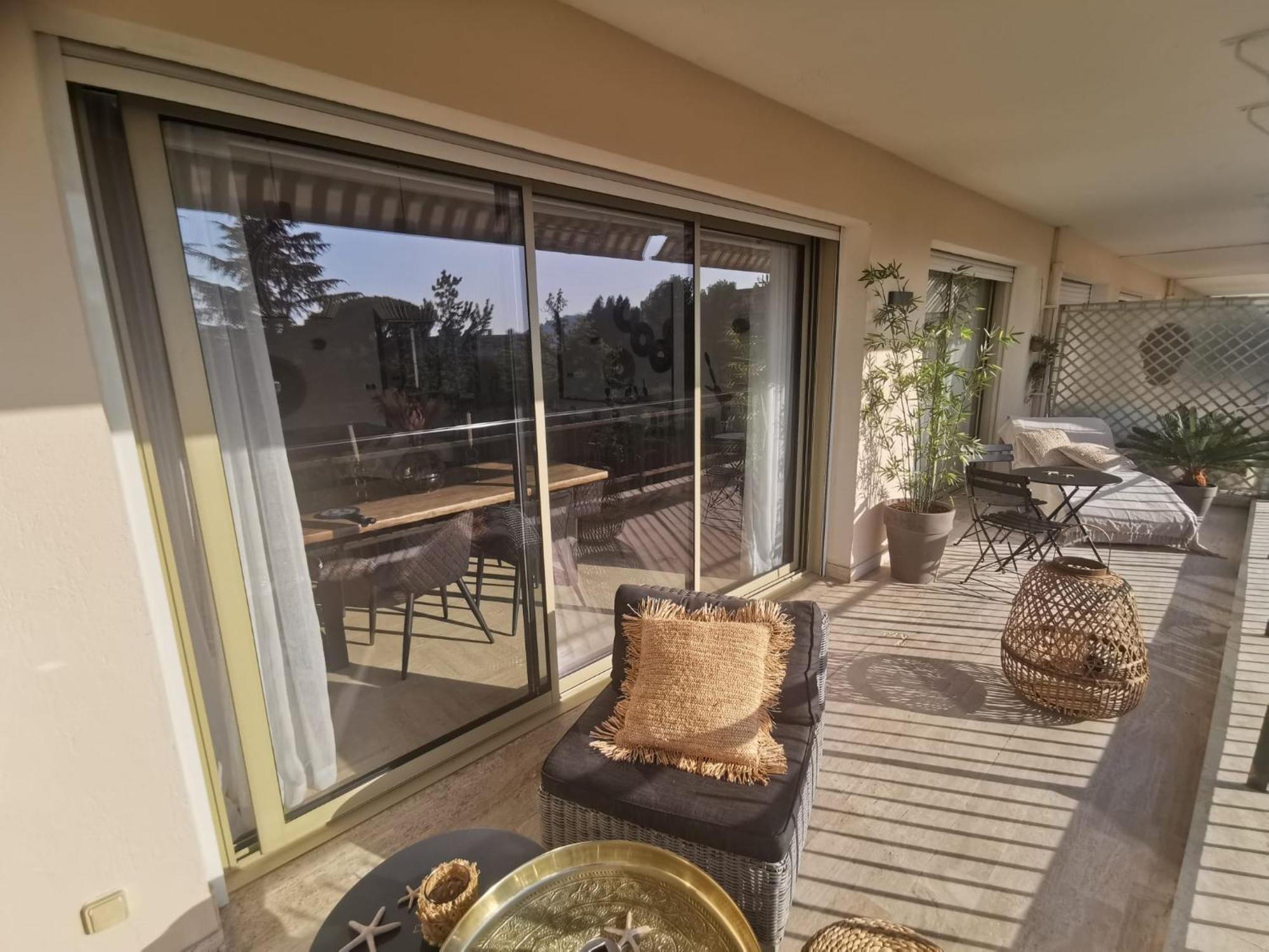 2 Bedrooms Seafront 戛纳 外观 照片
